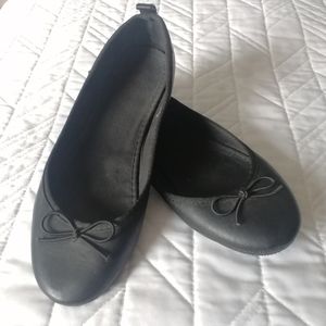 5/$20 Kids Black Ballet Flats
